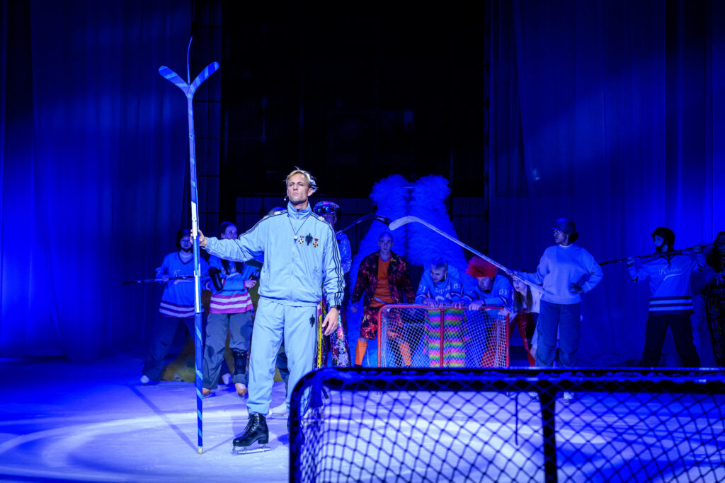 alice-in-winterland-20250830-084